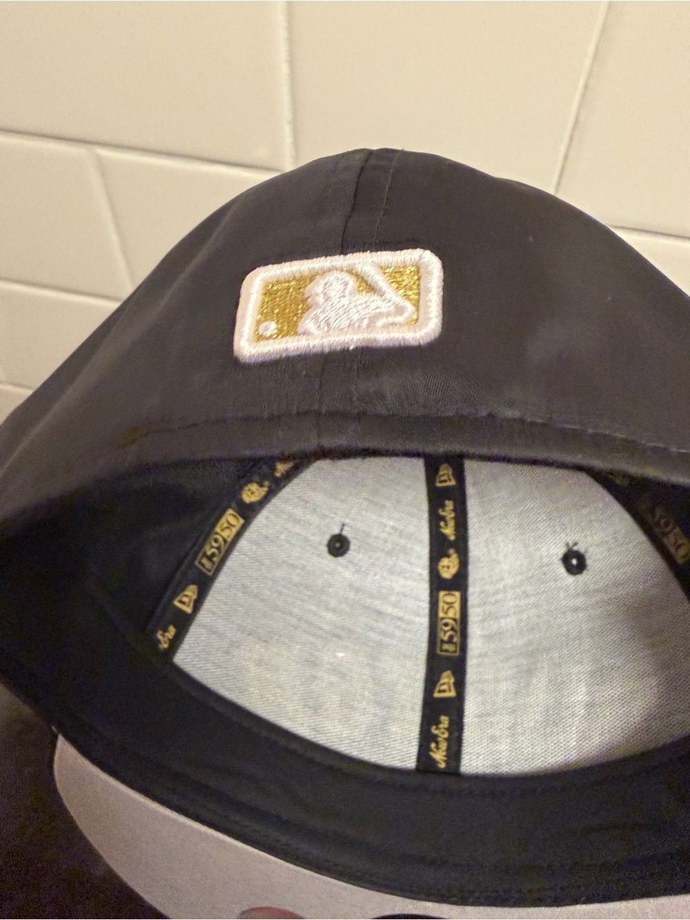 New Era -  Boston Sox 2025 “59FIFTY Day” Gold Leaf Fitted Hat (New) *Limited* - Picture 13 of 16